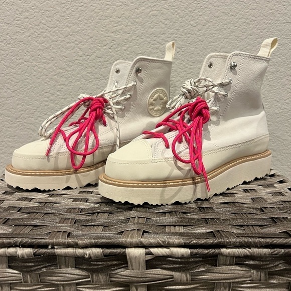 NWOT! Converse -Chuck Taylor Crafted Boot Egret Natural Ivory w/Ivory/Pink Laces - Picture 2 of 6